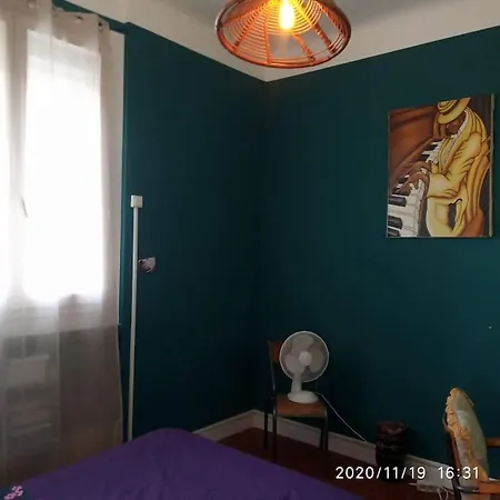 Plage Des Catalans Apartment *